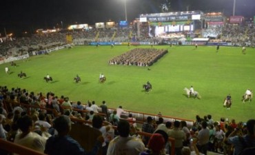 Festival de Jesús María, Doma, canto, baile y negocios además