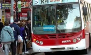 El Municipio admitió dificultades y demoras en el transporte