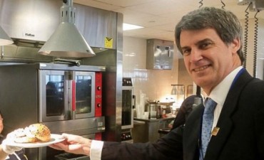 Alfonso Prat-Gay en Washigton: “La economía podría crecer 4% en 2017”