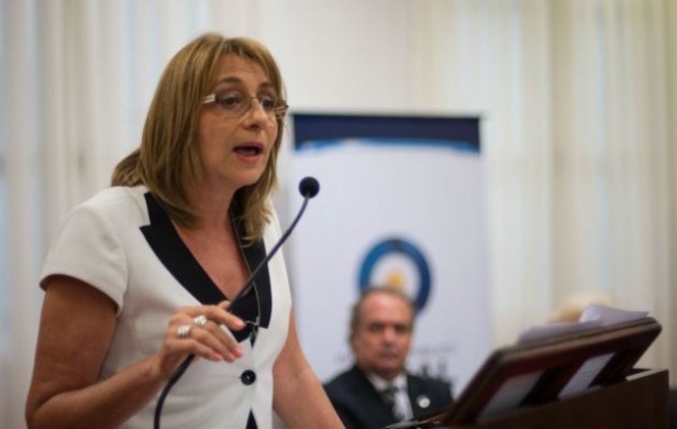Pedirán indagatoria a Gils Carbó por una compra irregular