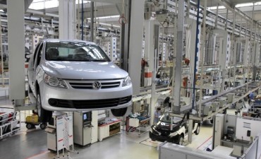 Volkswagen suspende 350 operarios cuatro días