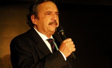 Ante la situación, Alfonsín propuso