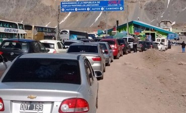 Largas colas para ingresar a Chile por Los Libertadores