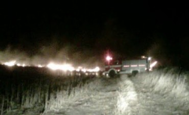 Combaten focos de incendios en Despeñaderos y Obispo Trejo
