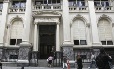Bancos suben hasta 4,5 puntos las tasas de los plazos fijos