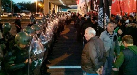 Patricia Bullrich advirtió que Gendarmería aplicará el protocolo antipiquetes