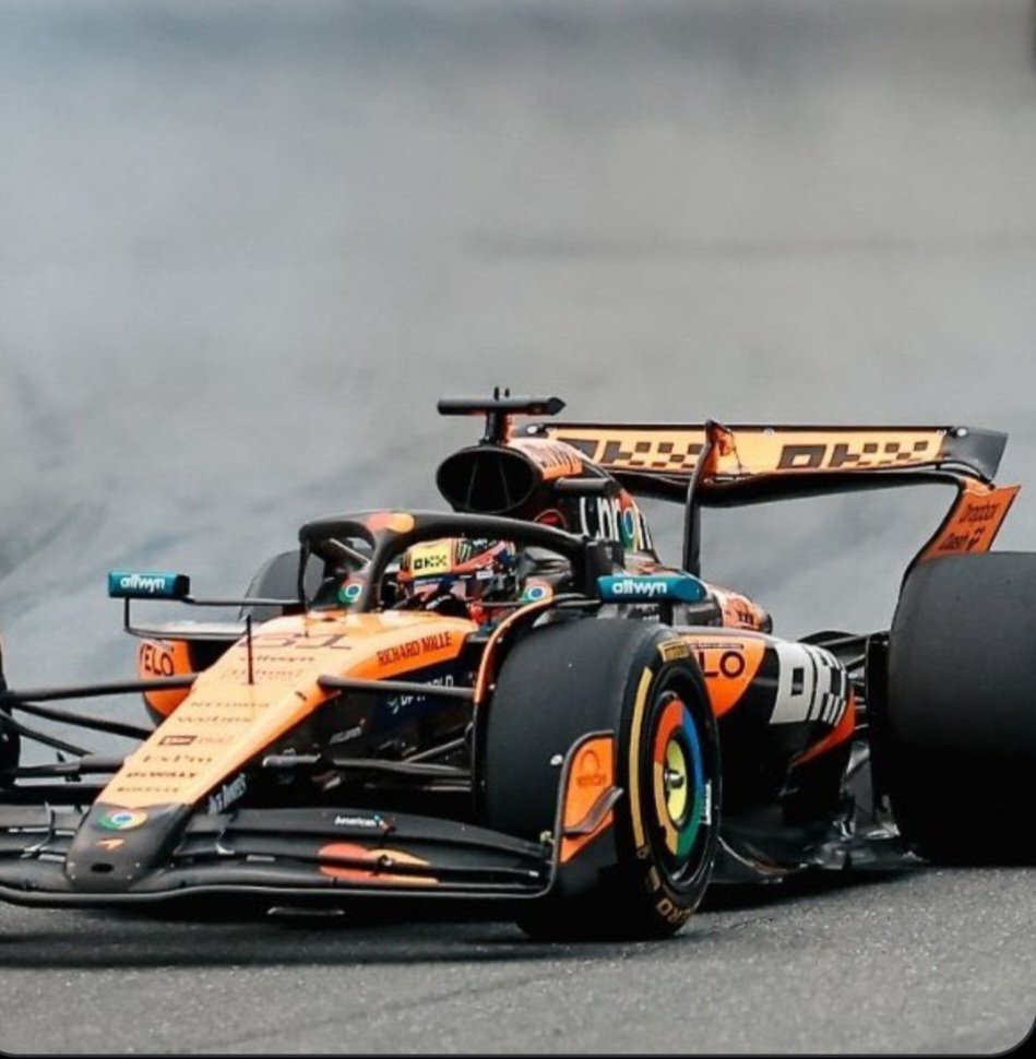 Piastri y Norris hicieron un abrumador 1-2 para McLaren y Doohan complicó su futuro con un infantil accidente