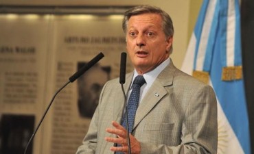 Denuncia penal contra Aranguren por el tope del 400% a las subas del gas