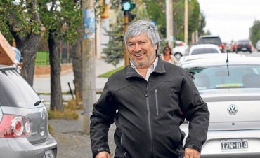 El diario de Lázaro Báez adeuda seis meses de alquiler y traslada su imprenta a un galpón