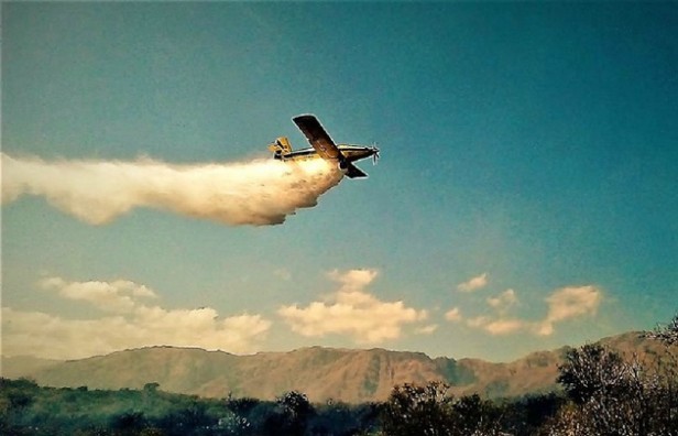 Logran controlar el fuego en Punilla luego de quemarse 1.800 hectáreas