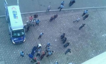 Tragedia en la popular de Belgrano: murió un hincha al caerse de la Artime