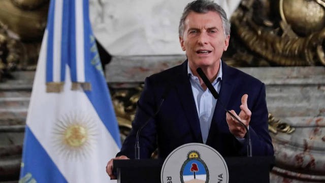 Macri firmó el decreto del bono de 5 mil pesos
