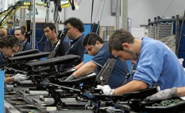 Frente a una eventual devaluación, empresas consideran estrategias para cubrirse